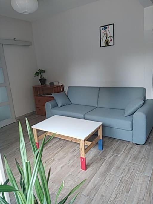 Maison Agreable Avec Stationnement Privatif อองกูแลม ภายนอก รูปภาพ