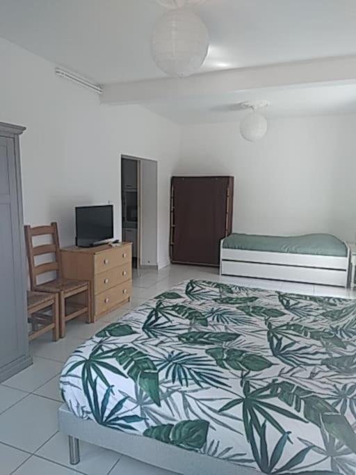 Maison Agreable Avec Stationnement Privatif อองกูแลม ภายนอก รูปภาพ
